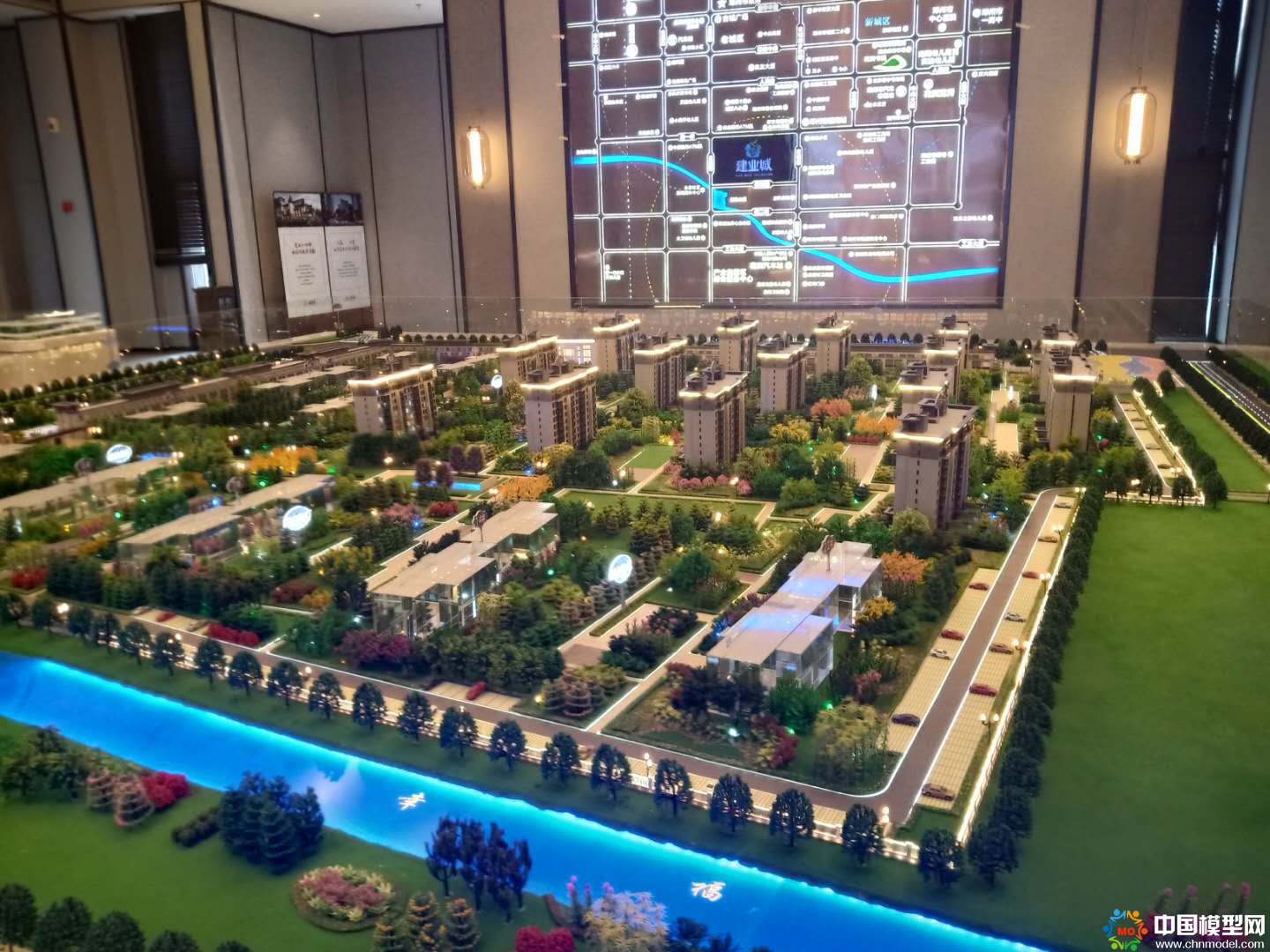 樓盤沙盤模型制作、別墅沙盤模型制作、城市規(guī)劃沙盤制作、建筑模型設(shè)計制作、工業(yè)模型設(shè)計制作、數(shù)字多媒體沙盤制作